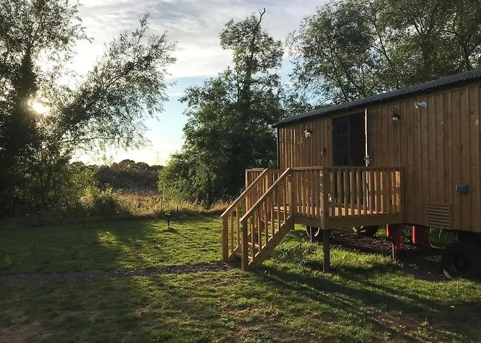 Sunset Shepherds Hut