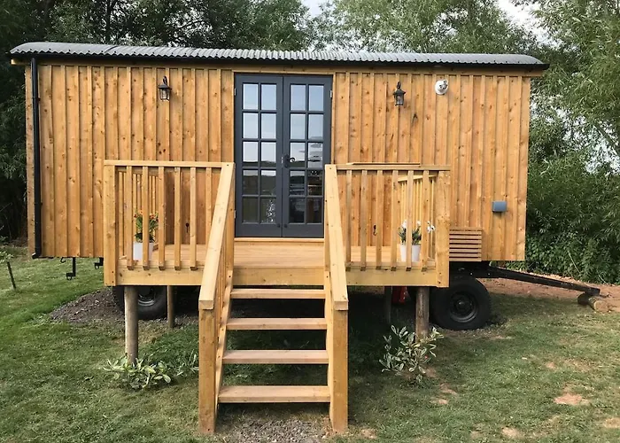 Sunset Shepherds Hut